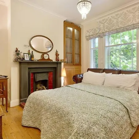 Windsor/Legoland/Ascot Charming 3Br Home In Centre Exterior photo