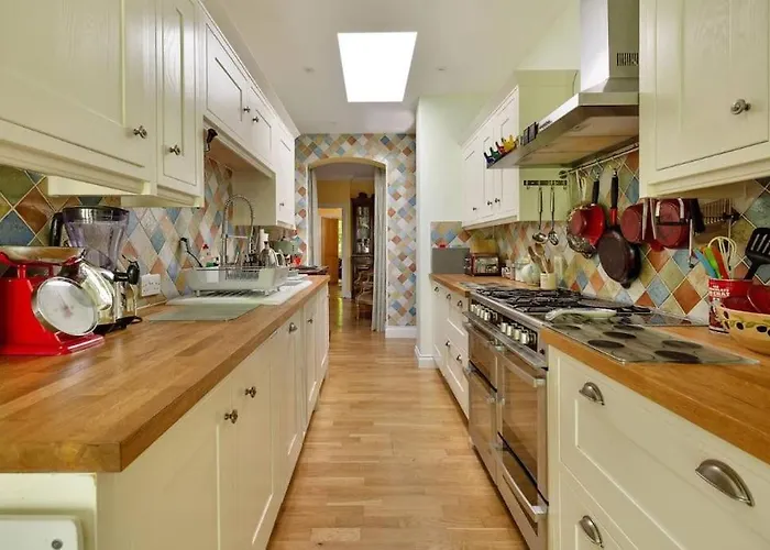Windsor/Legoland/Ascot Charming 3Br Home In Centre