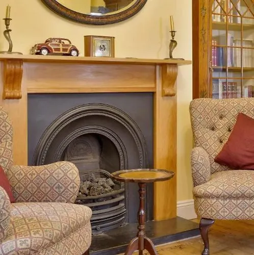 Windsor/Legoland/Ascot Charming 3Br Home In Centre